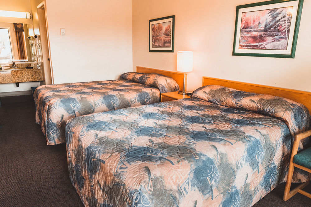 Canadian Motel North Battleford Εξωτερικό φωτογραφία