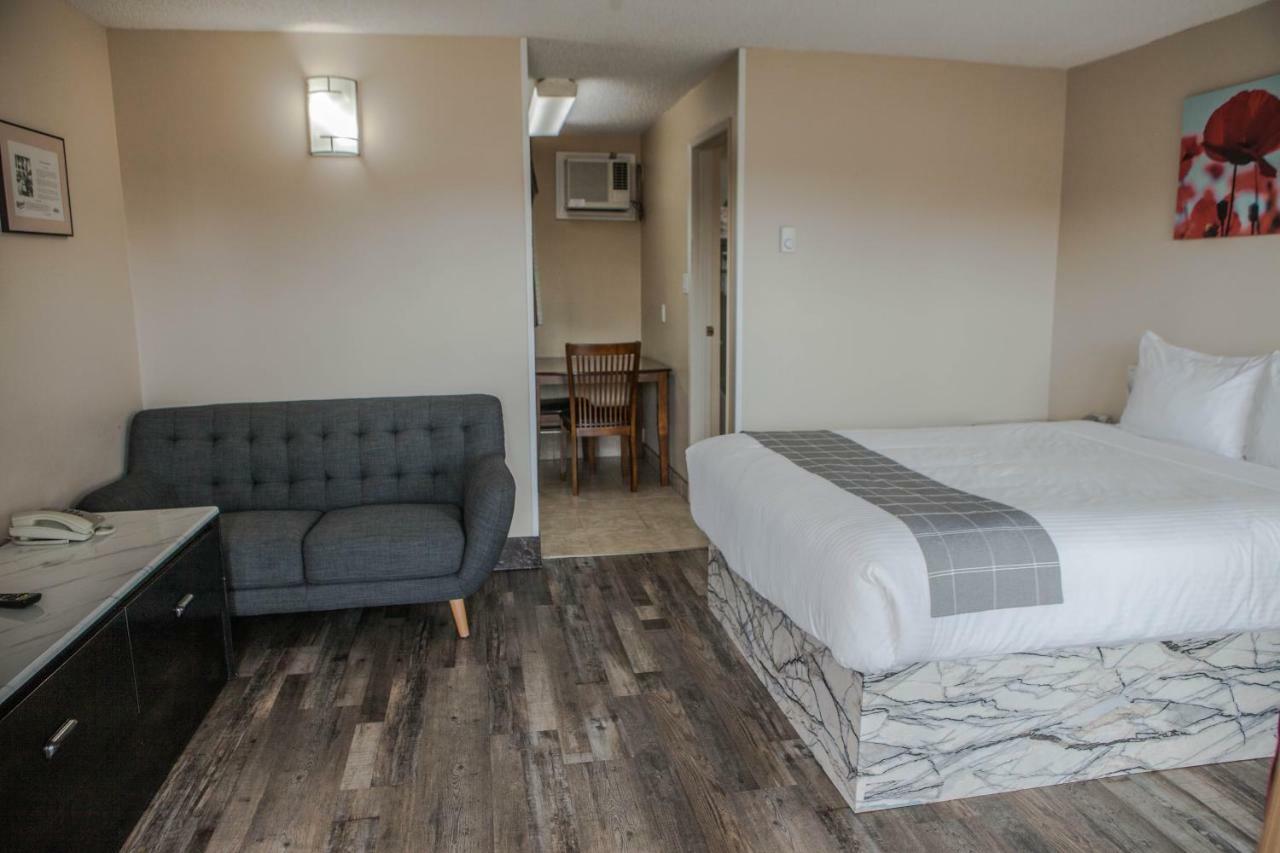 Canadian Motel North Battleford Εξωτερικό φωτογραφία