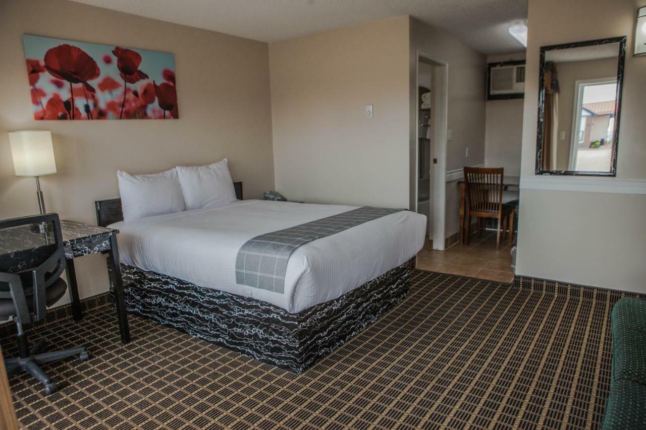 Canadian Motel North Battleford Εξωτερικό φωτογραφία