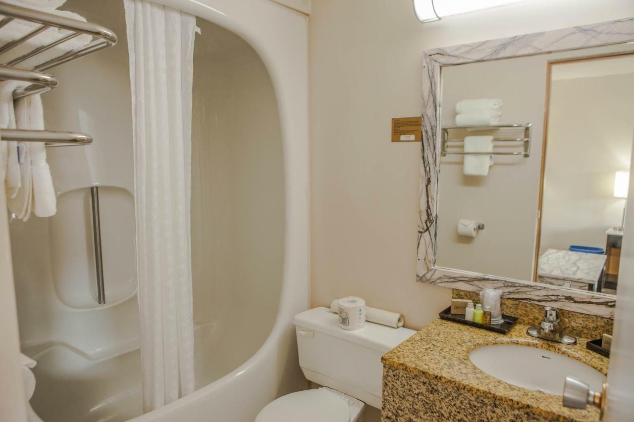 Canadian Motel North Battleford Εξωτερικό φωτογραφία