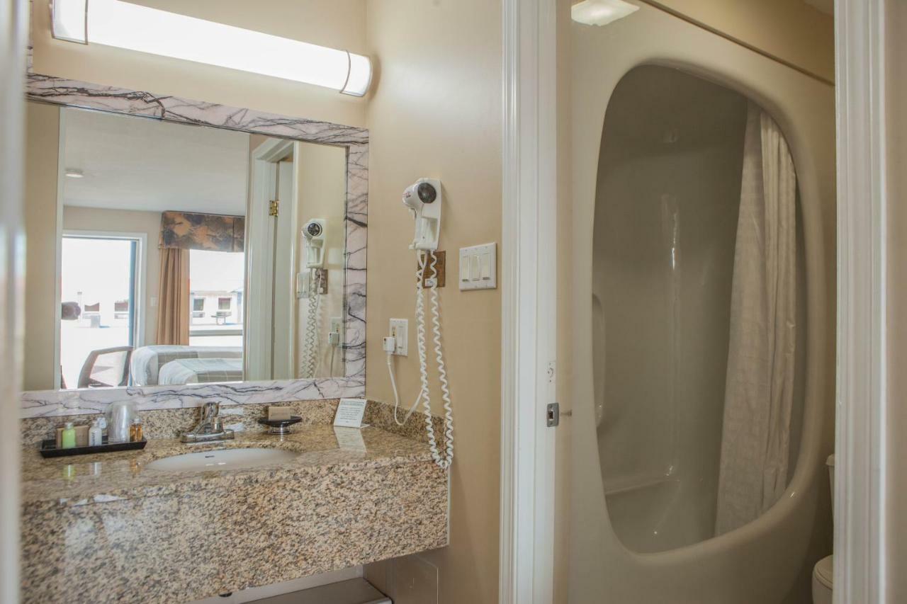 Canadian Motel North Battleford Εξωτερικό φωτογραφία