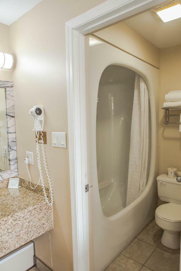 Canadian Motel North Battleford Εξωτερικό φωτογραφία